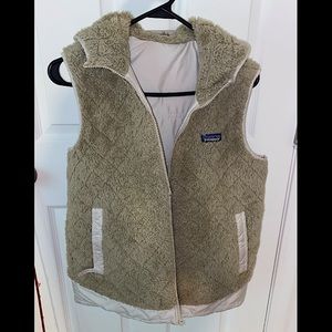 Women’s Patagonia Reversible Vest!